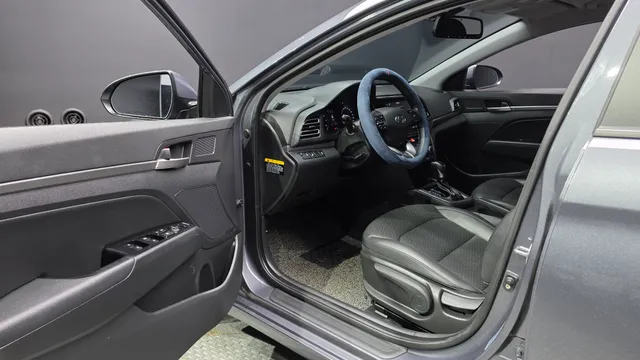 Hyundai Elantra (Avante)