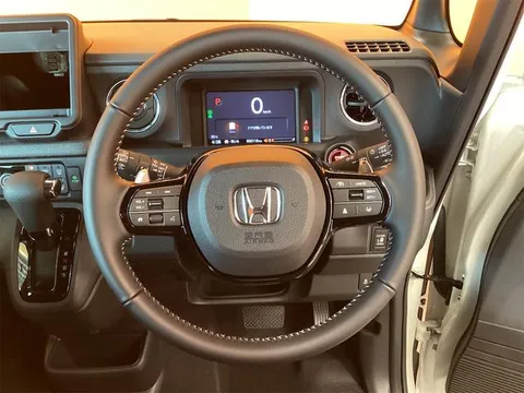 Honda N-BOX Custom