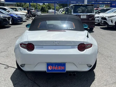 Mazda MX-5 (Roadster)
