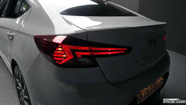 Hyundai Elantra (Avante)