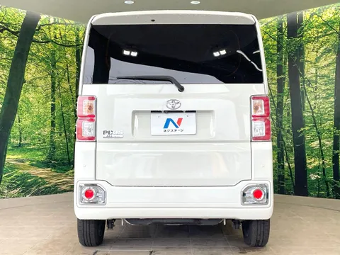Toyota Pixis Mega