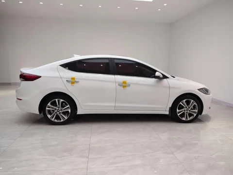Hyundai Elantra (Avante)