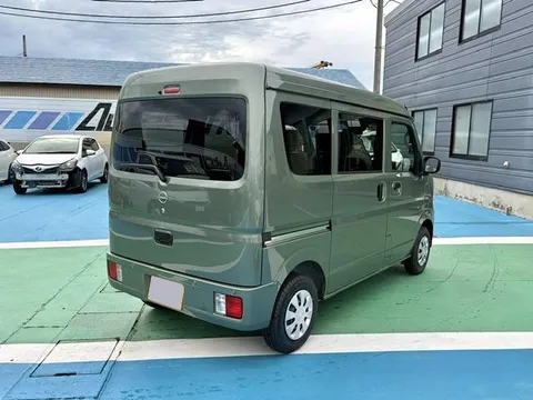 Nissan Clipper Van