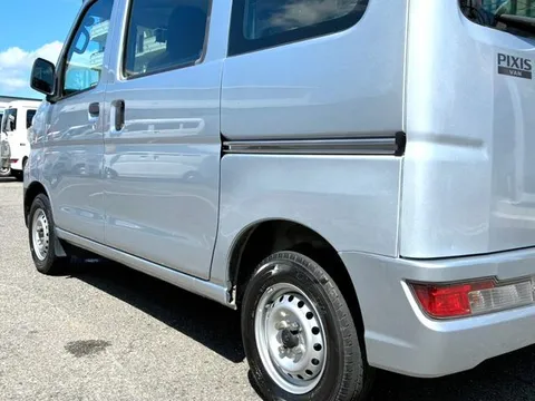 Toyota Pixis Van