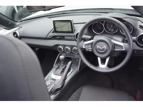 Mazda MX-5 (Roadster)