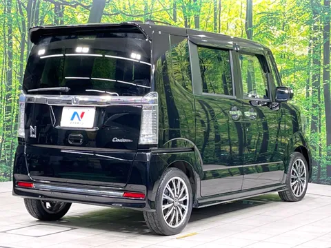 Honda N-BOX Custom