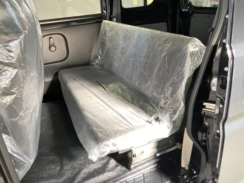 Nissan Clipper Van