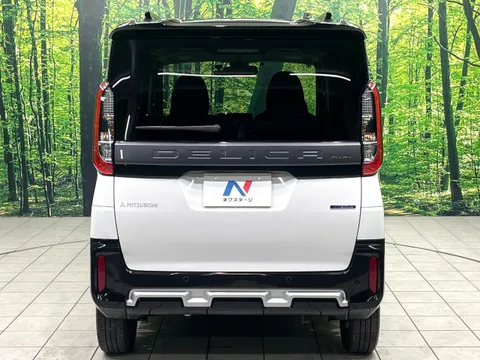 Mitsubishi Delica Mini