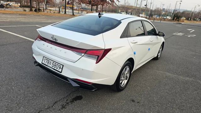 Hyundai Elantra (Avante)