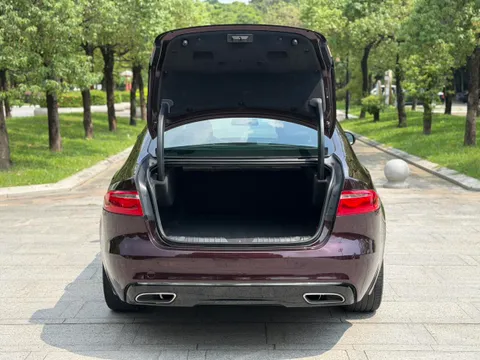 Jaguar XFL