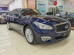 Infiniti Q70