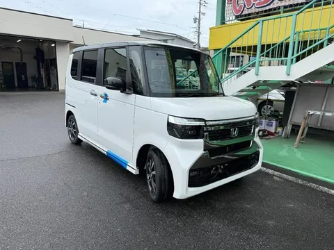 Honda N-BOX Custom