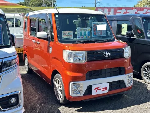 Toyota Pixis Mega