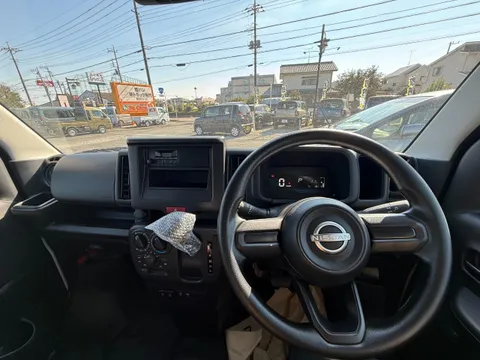 Nissan Clipper Van