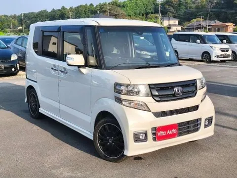 Honda N-BOX Custom
