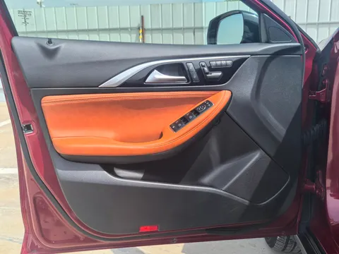Infiniti QX30