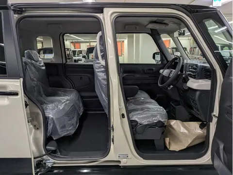 Mitsubishi Delica Mini