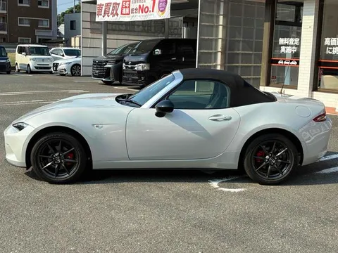 Mazda MX-5 (Roadster)