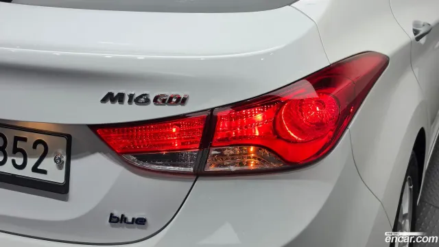 Hyundai Elantra (Avante)
