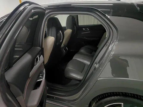 Lynk & Co 02