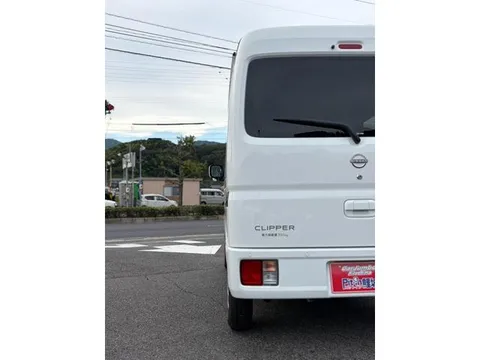 Nissan Clipper Van