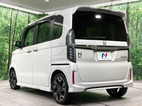 Honda N-BOX Custom