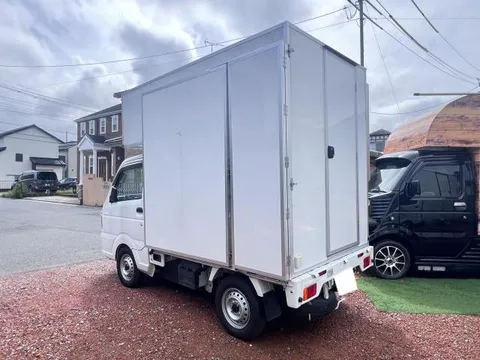 Mazda Scrum Truck