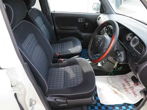 Daihatsu Mira Gino