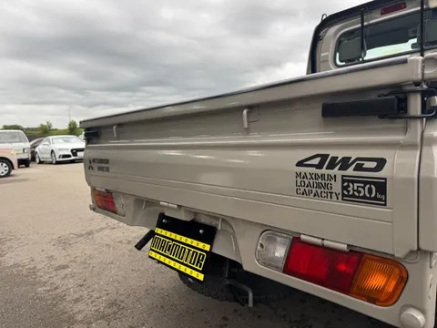 Mitsubishi Minicab Truck