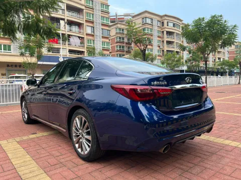 Infiniti Q50L
