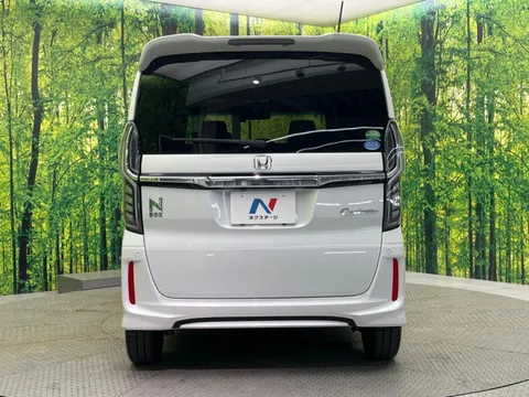 Honda N-BOX Custom