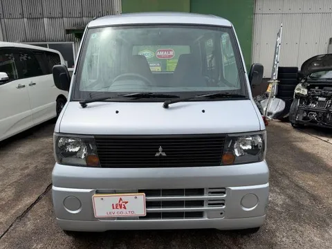 Mitsubishi Minicab Van
