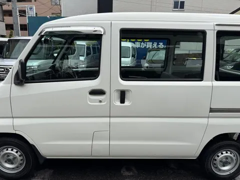 Mitsubishi Minicab Van