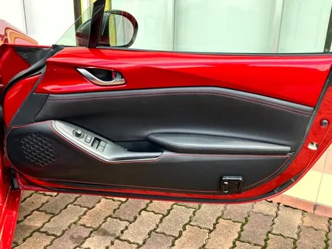 Mazda MX-5 (Roadster)