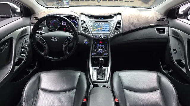 Hyundai Elantra (Avante)