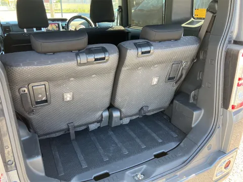 Toyota Pixis Mega