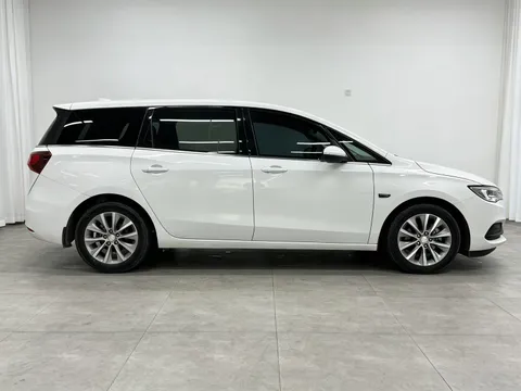 Buick GL6