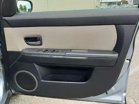 Mazda Verisa