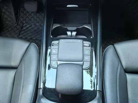 Mercedes-Benz Mercedes-Benz GLA