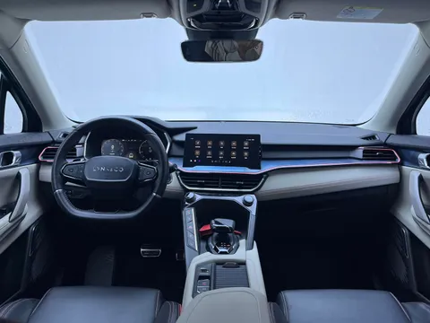 Lynk & Co 06