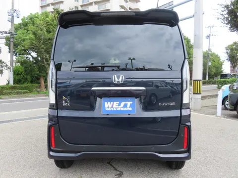 Honda N-BOX Custom