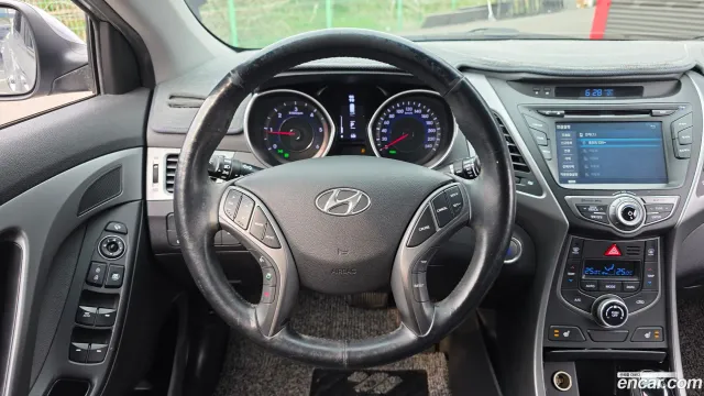 Hyundai Elantra (Avante)