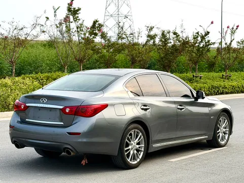 Infiniti Q50L