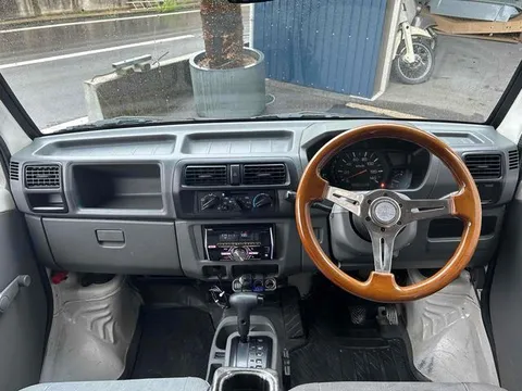 Mitsubishi Minicab Van