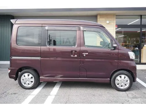 Daihatsu Atrai Wagon