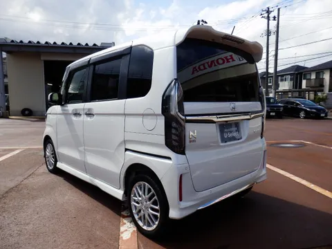Honda N-BOX Custom