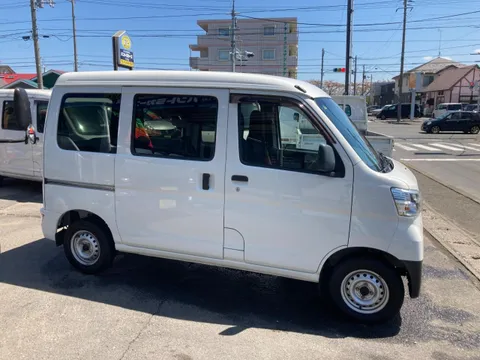 Toyota Pixis Van