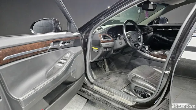 Genesis G90 (EQ900)
