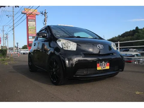 Toyota iQ
