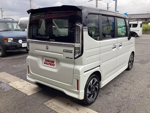 Suzuki Spacia
